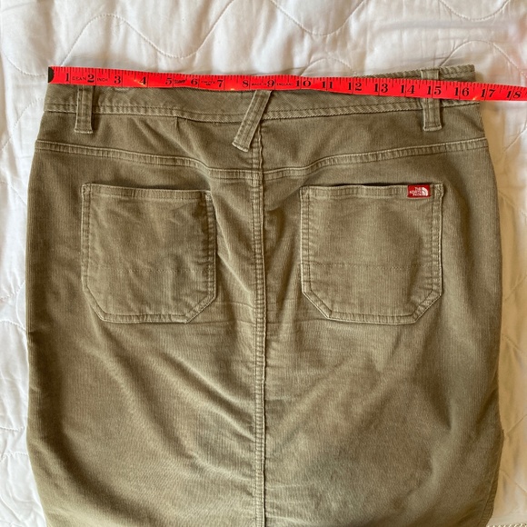 Corduroy The North Face mini-skirt - Picture 4 of 7